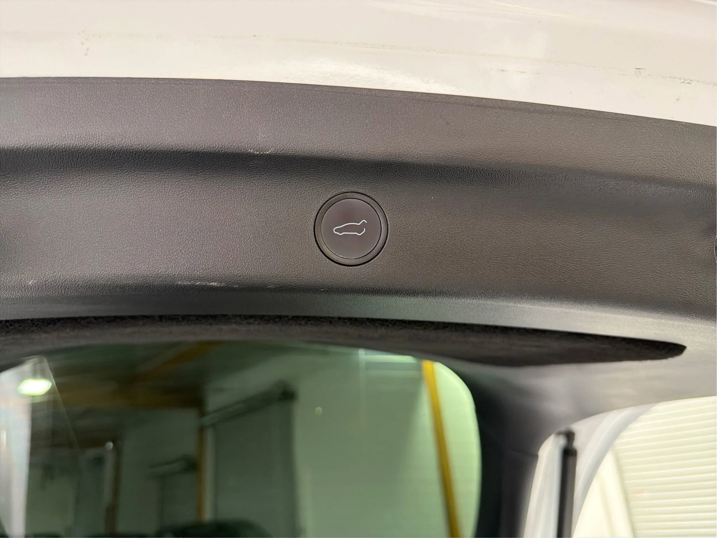 Used 2022 Tesla Model Y Long Range image 24