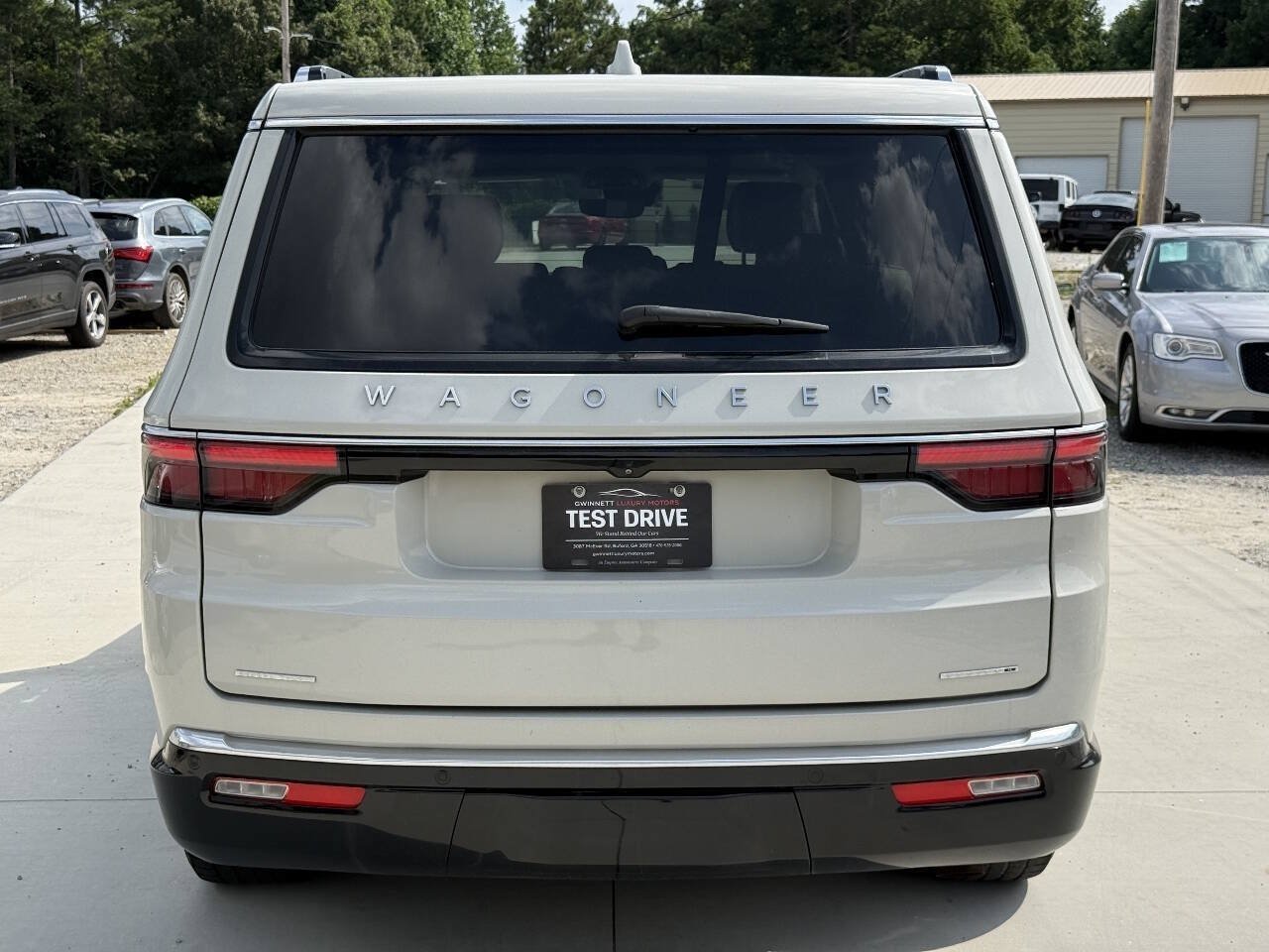 Used 2022 Jeep Wagoneer Series II AWD/4WD image 6