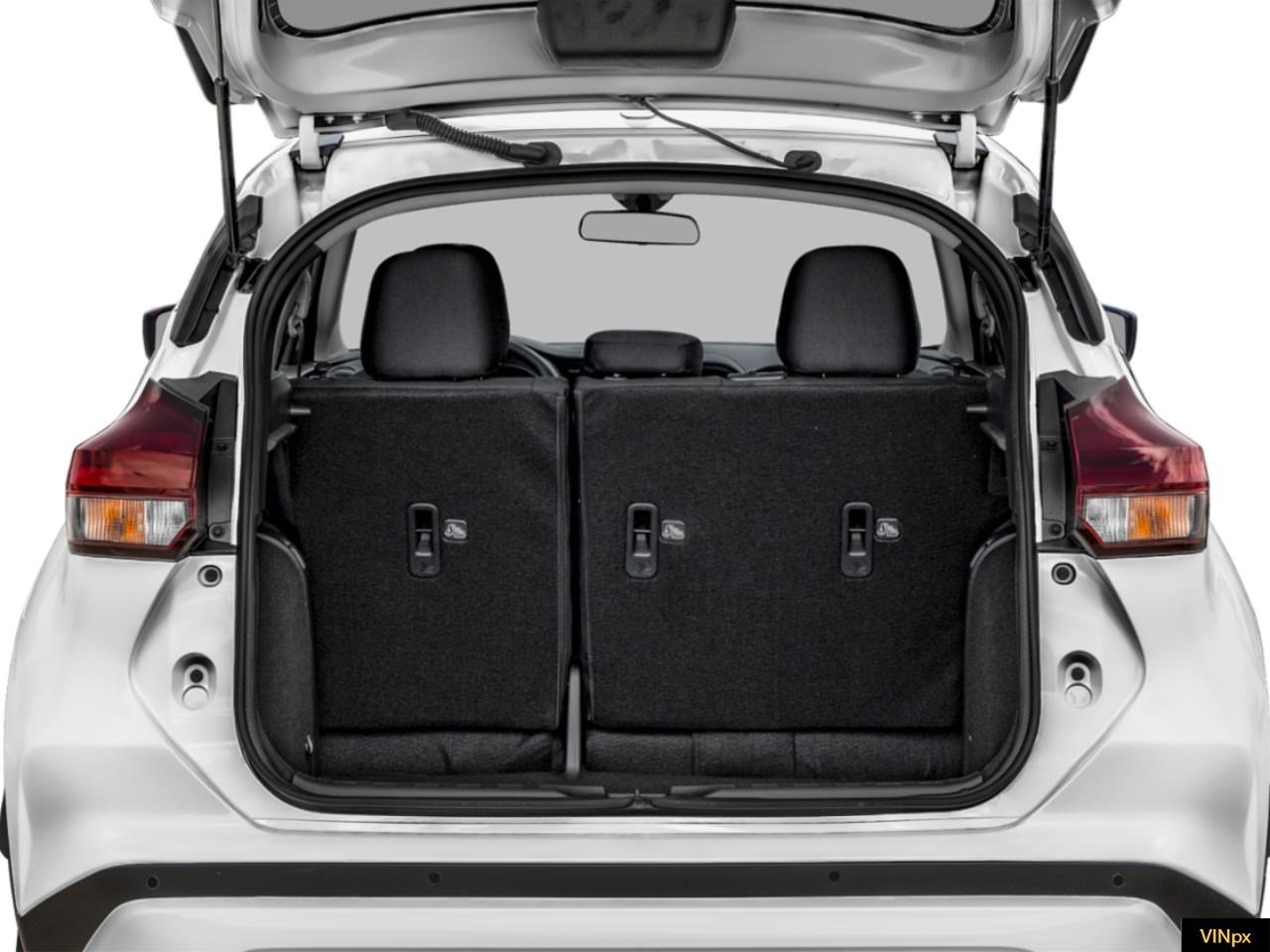 New 2025 Nissan Kicks Play S image 9