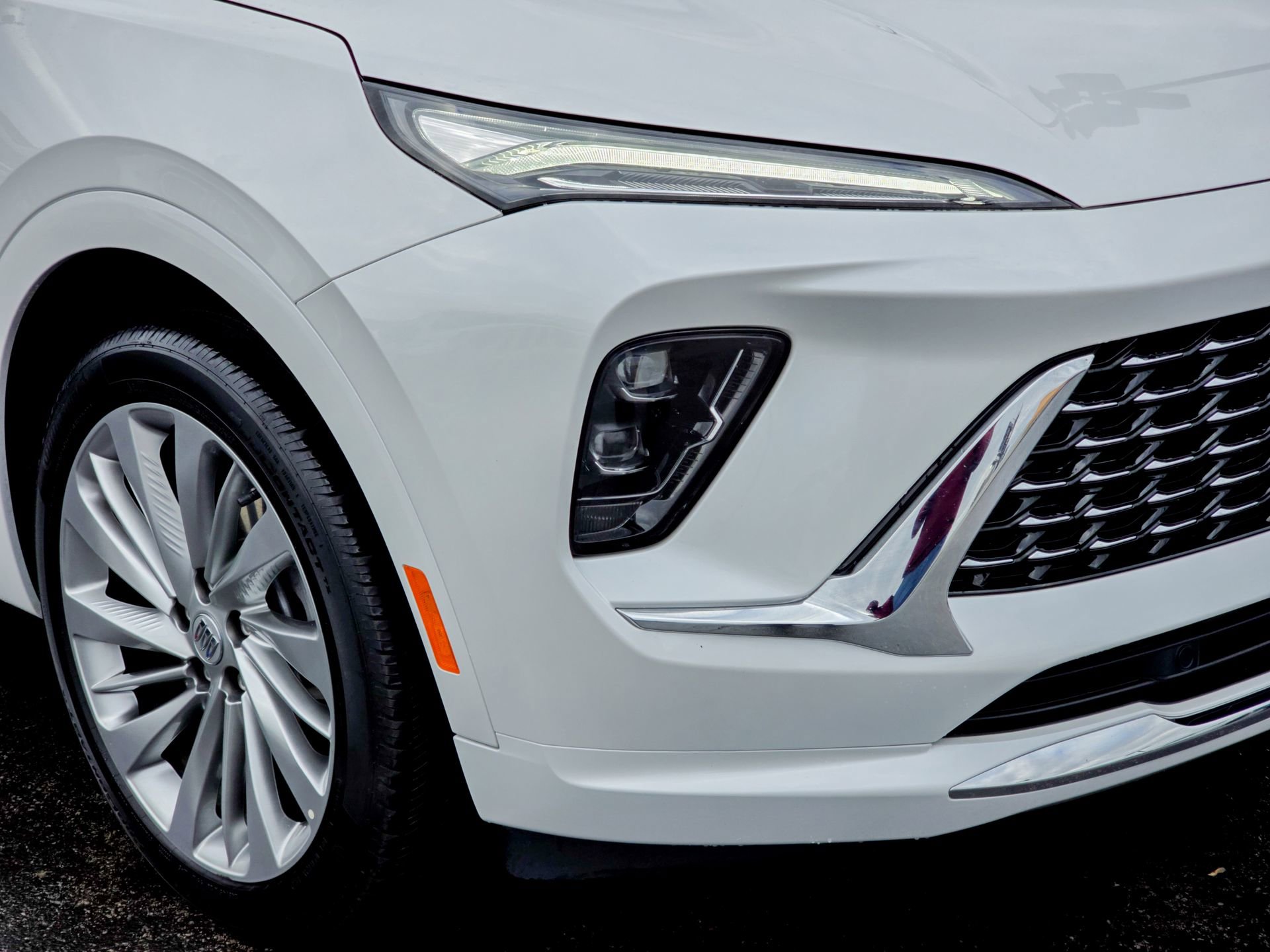 Used 2024 Buick Envision Avenir image 8