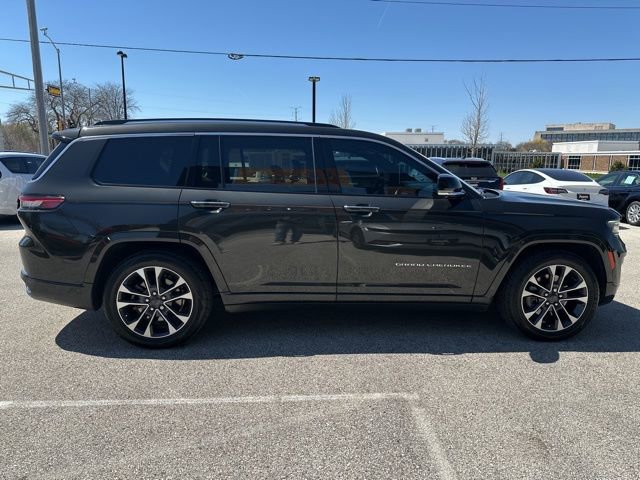 Used 2022 Jeep Grand Cherokee L Overland w/ Advanced Protech Group III AWD/4WD image 5
