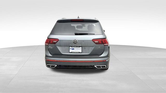 Used 2024 Volkswagen Tiguan SEL R-Line AWD/4WD image 3