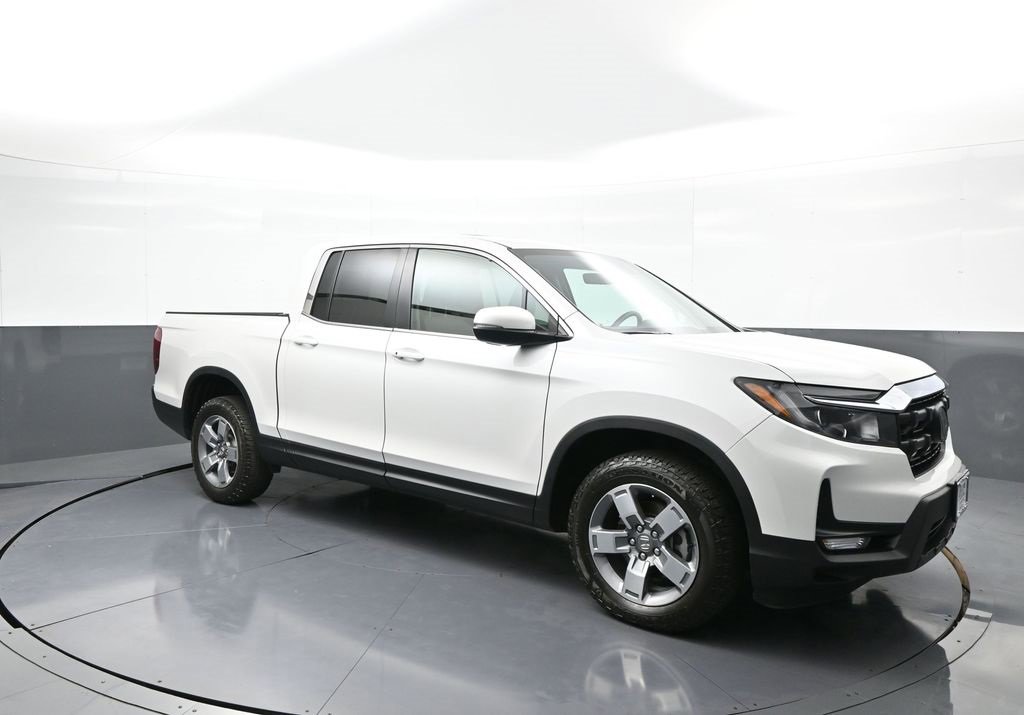 Certified 2025 Honda Ridgeline RTL image 4