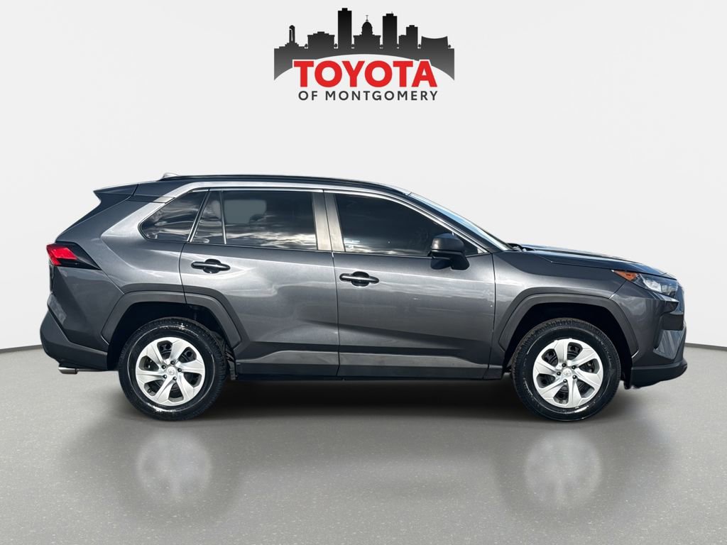 Used 2021 Toyota RAV4 LE image 2