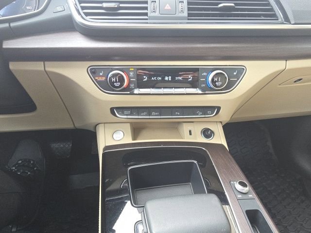 Used 2024 Audi Q5 e Premium Plus w/ Premium Plus Package image 18
