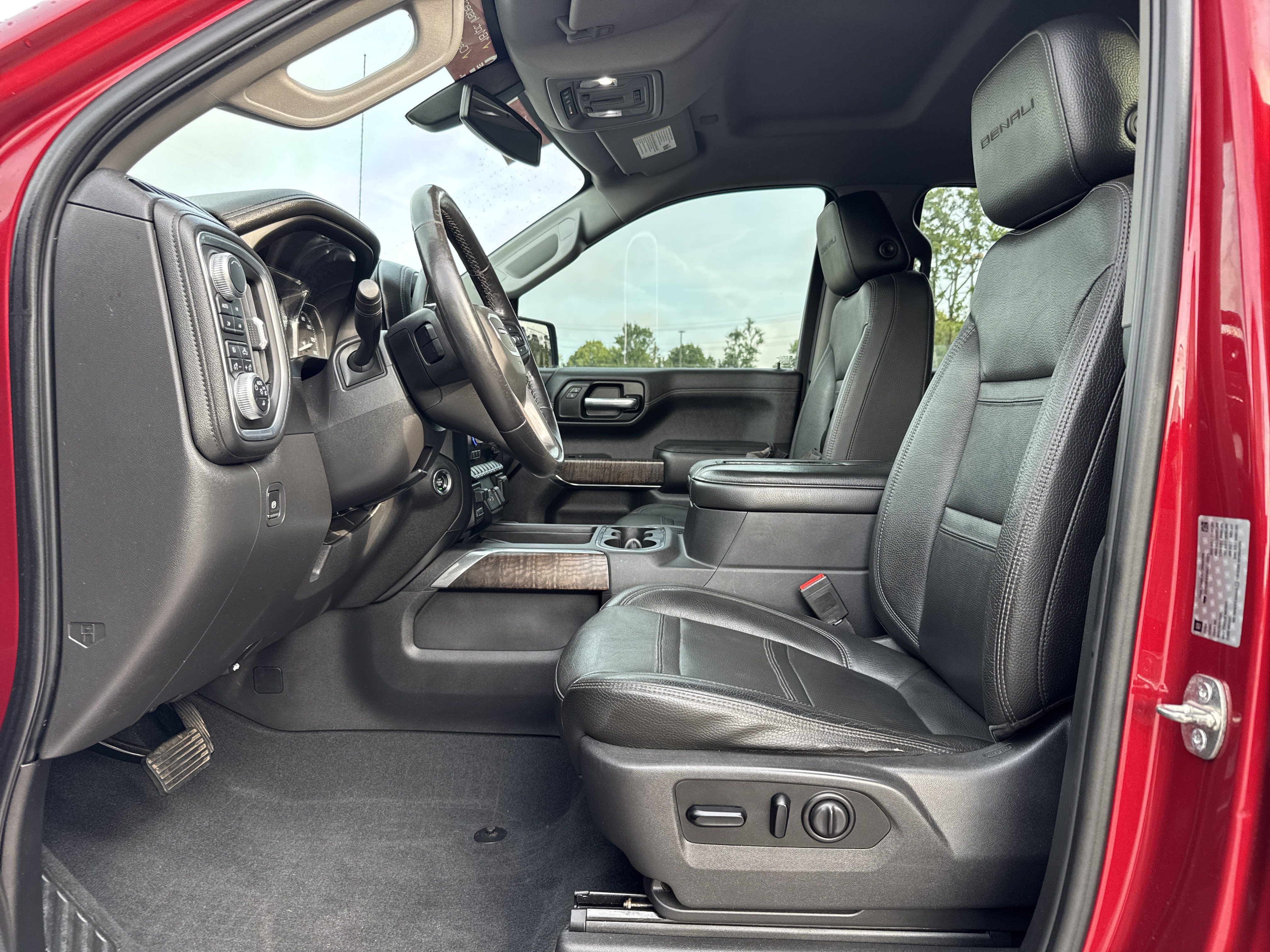 Used 2019 GMC Sierra 1500 Denali AWD/4WD image 17