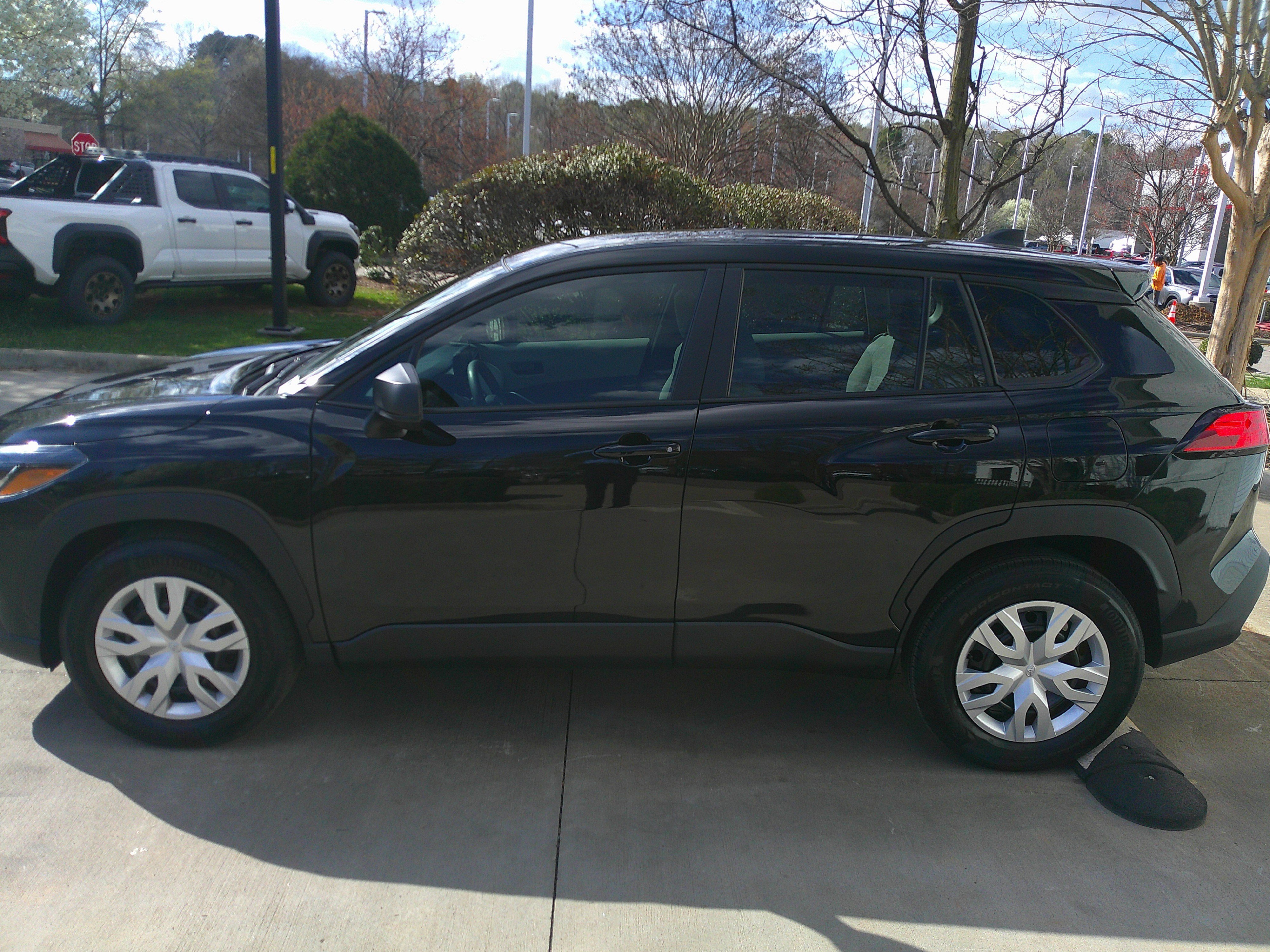 Used 2023 Toyota Corolla Cross L image 8