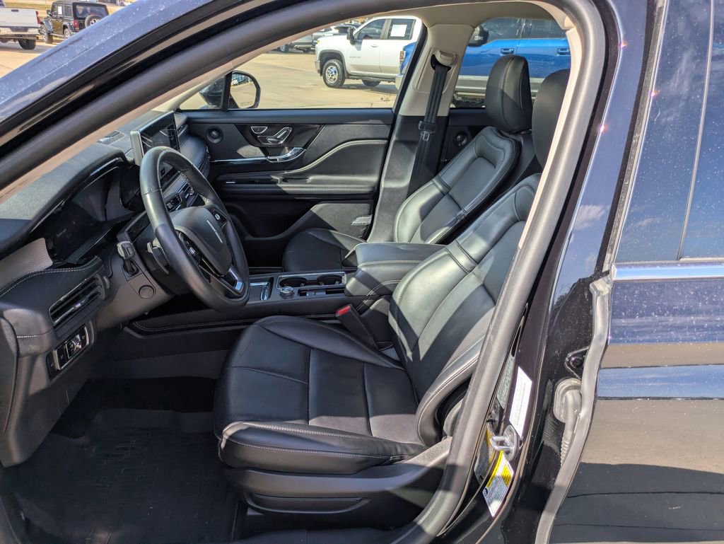 Used 2023 Lincoln Corsair Reserve w/ Equipment Group 202A image 7