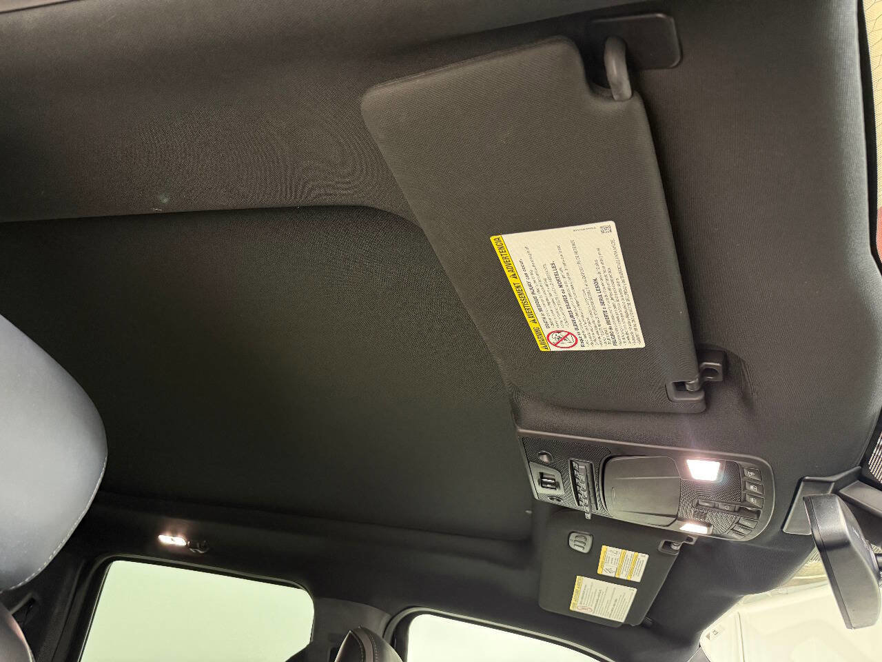 Used 2017 Ford F250 Platinum w/ FX4 Off-Road Package image 38