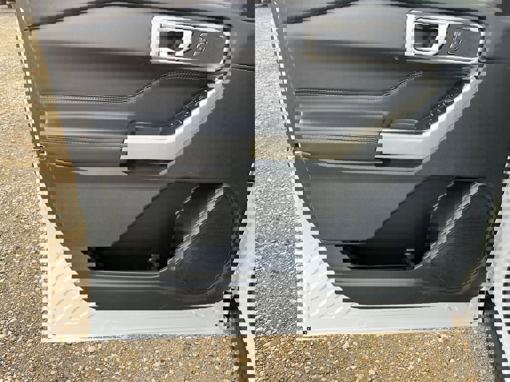 Used 2023 Ford Explorer XLT w/ Equipment Group 202A image 15