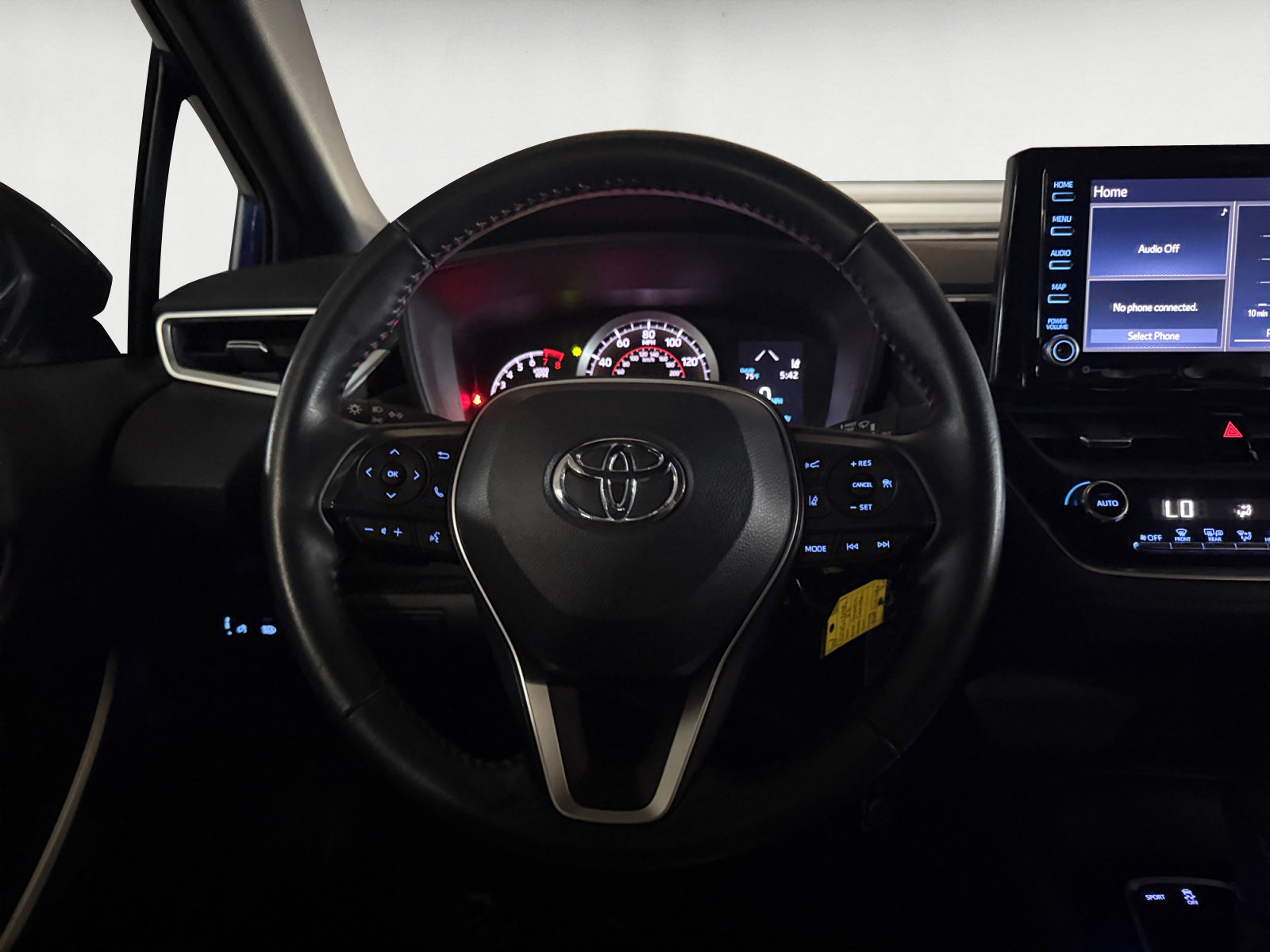 Used 2022 Toyota Corolla SE FWD image 11