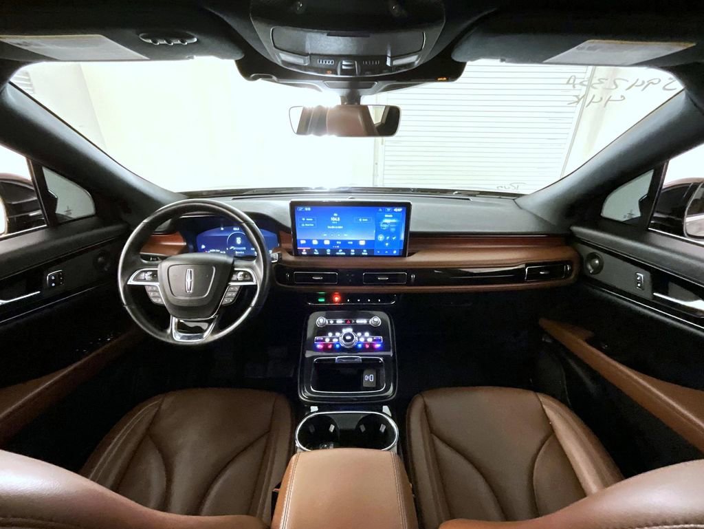 Used 2022 Lincoln Nautilus Reserve AWD/4WD image 13