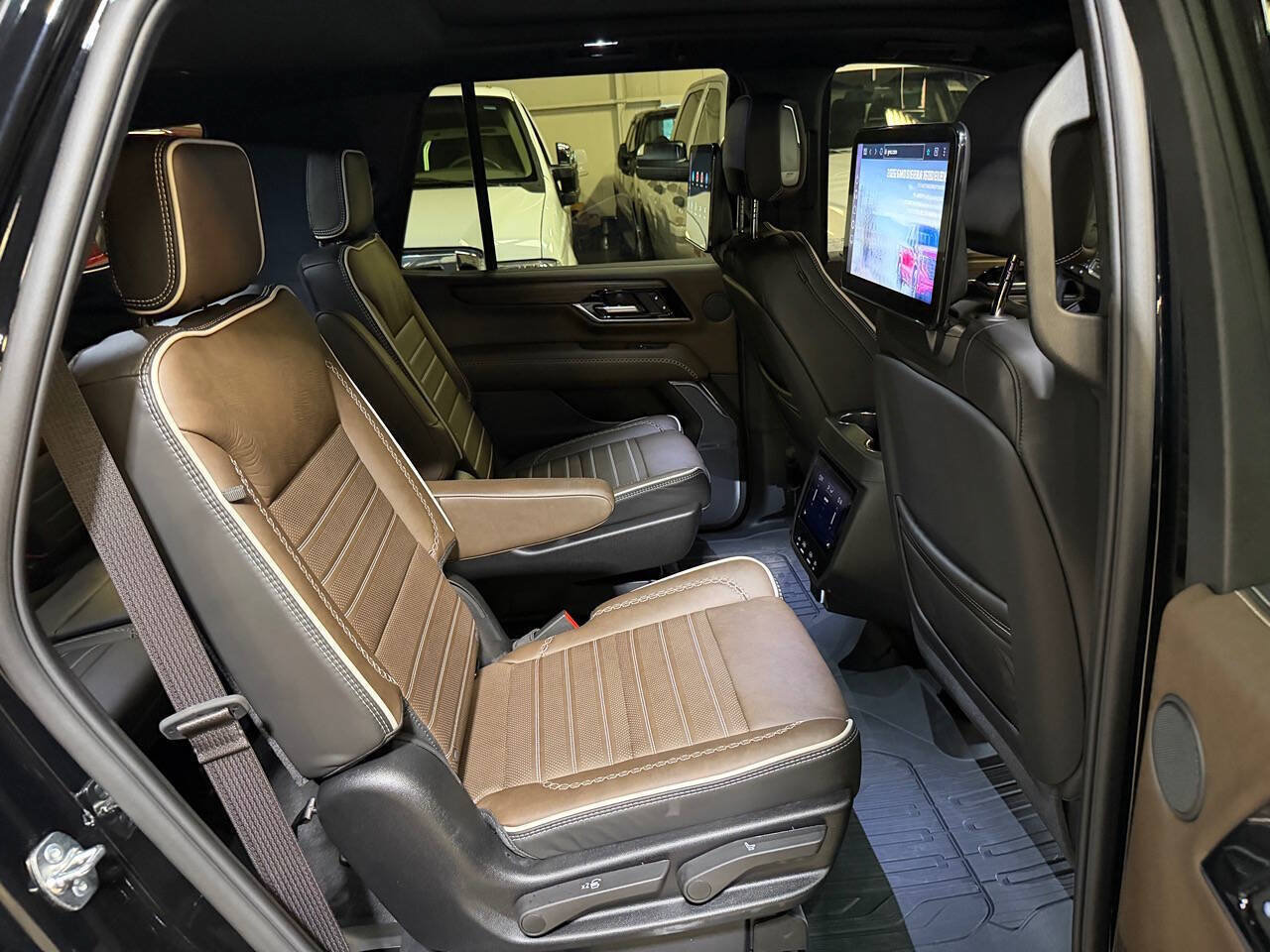 Used 2026 GMC Yukon Denali Ultimate AWD/4WD image 61