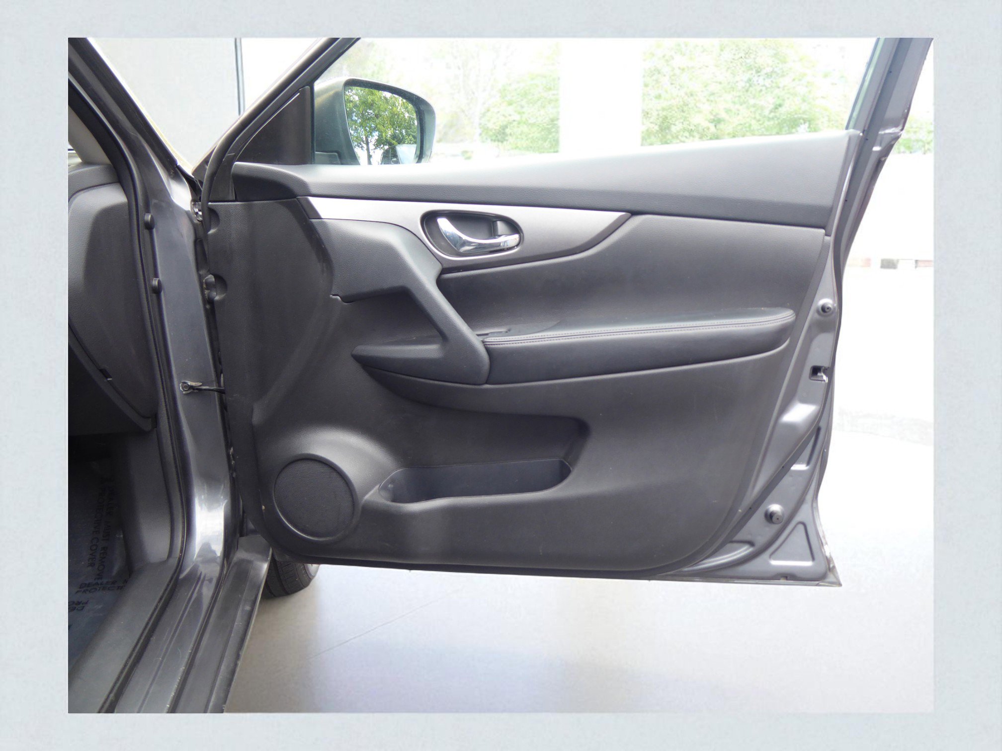 Used 2016 Nissan Rogue S image 20