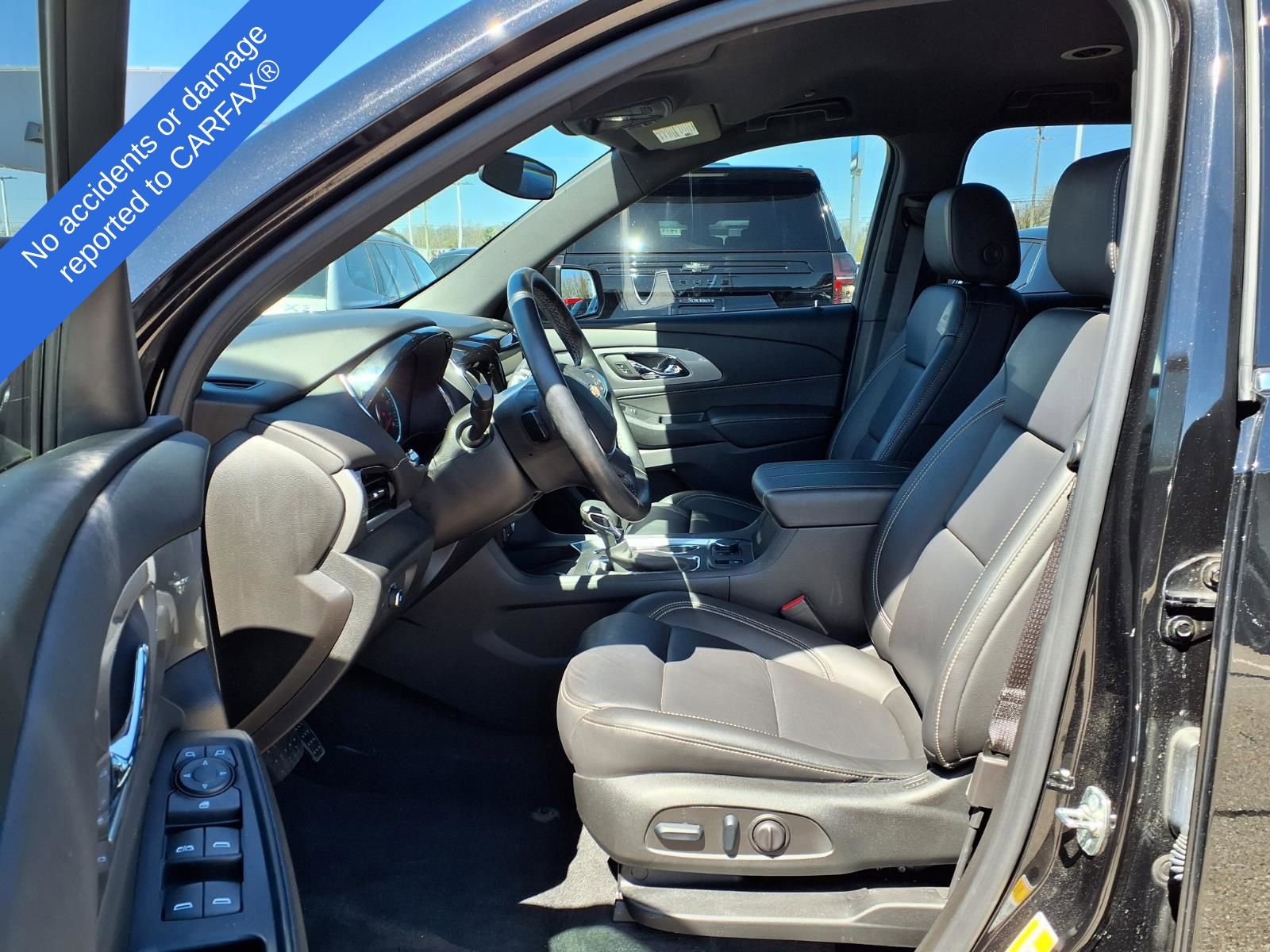 Used 2023 Chevrolet Traverse LT image 18