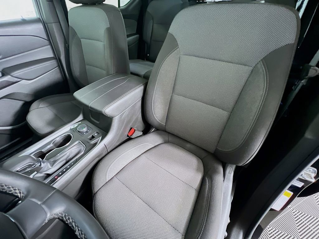 Used 2023 Chevrolet Traverse LT w/ Midnight/Sport Edition AWD/4WD image 20