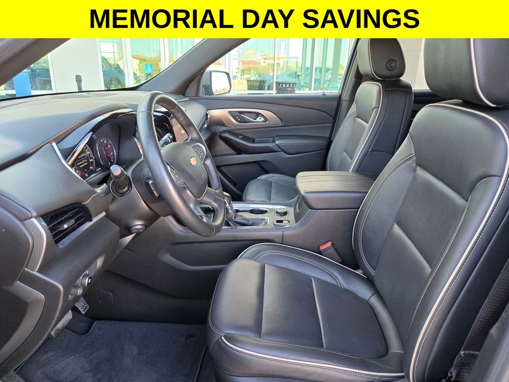 Used 2023 Chevrolet Traverse Premier FWD image 9