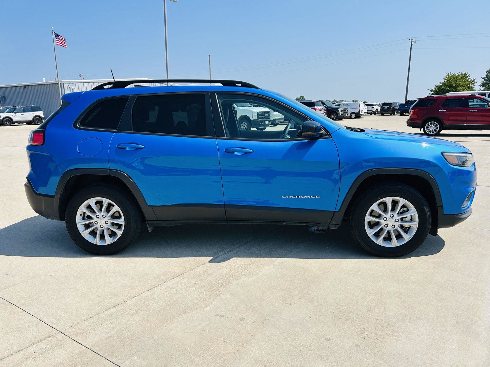 Used 2022 Jeep Cherokee Latitude Lux AWD/4WD image 37