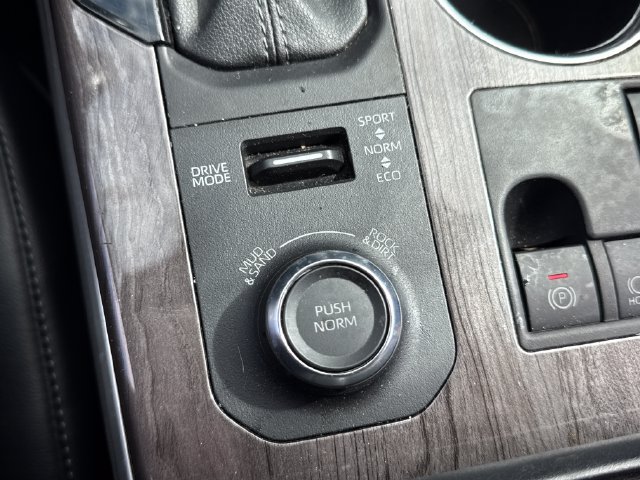 Used 2023 Toyota Highlander Platinum AWD/4WD image 41