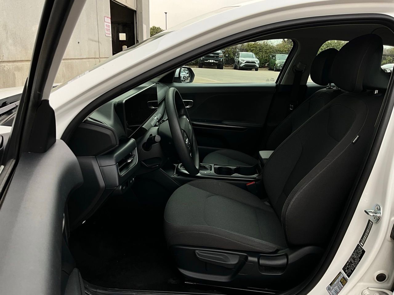 Used 2025 Kia K4 LXS image 10