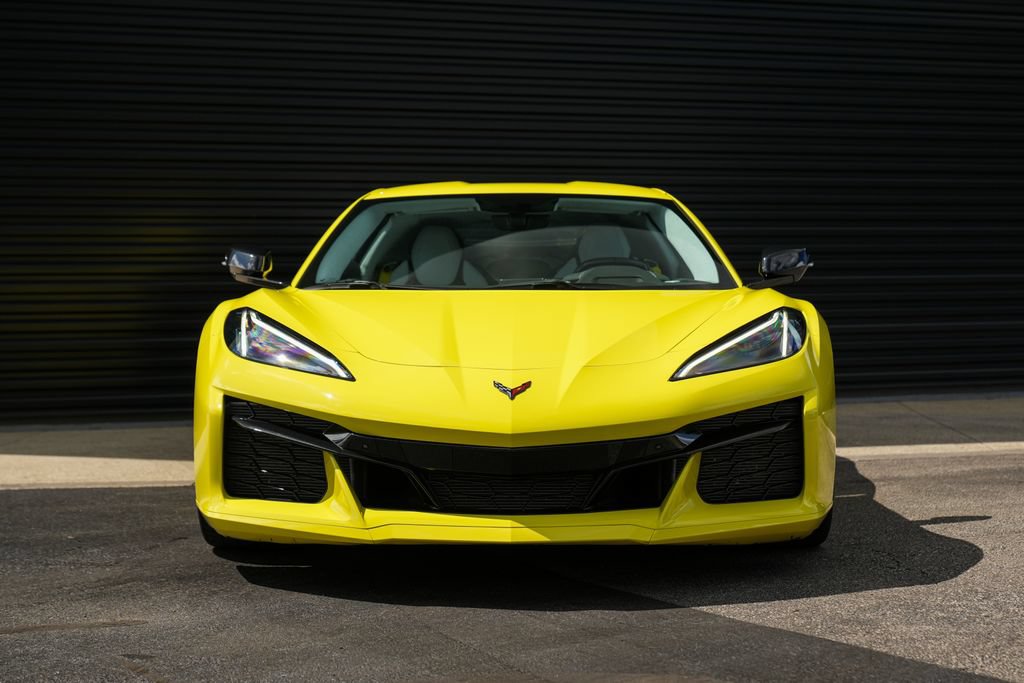 Used 2023 Chevrolet Corvette Z06 w/ Engine Appearance Package RWD image 6