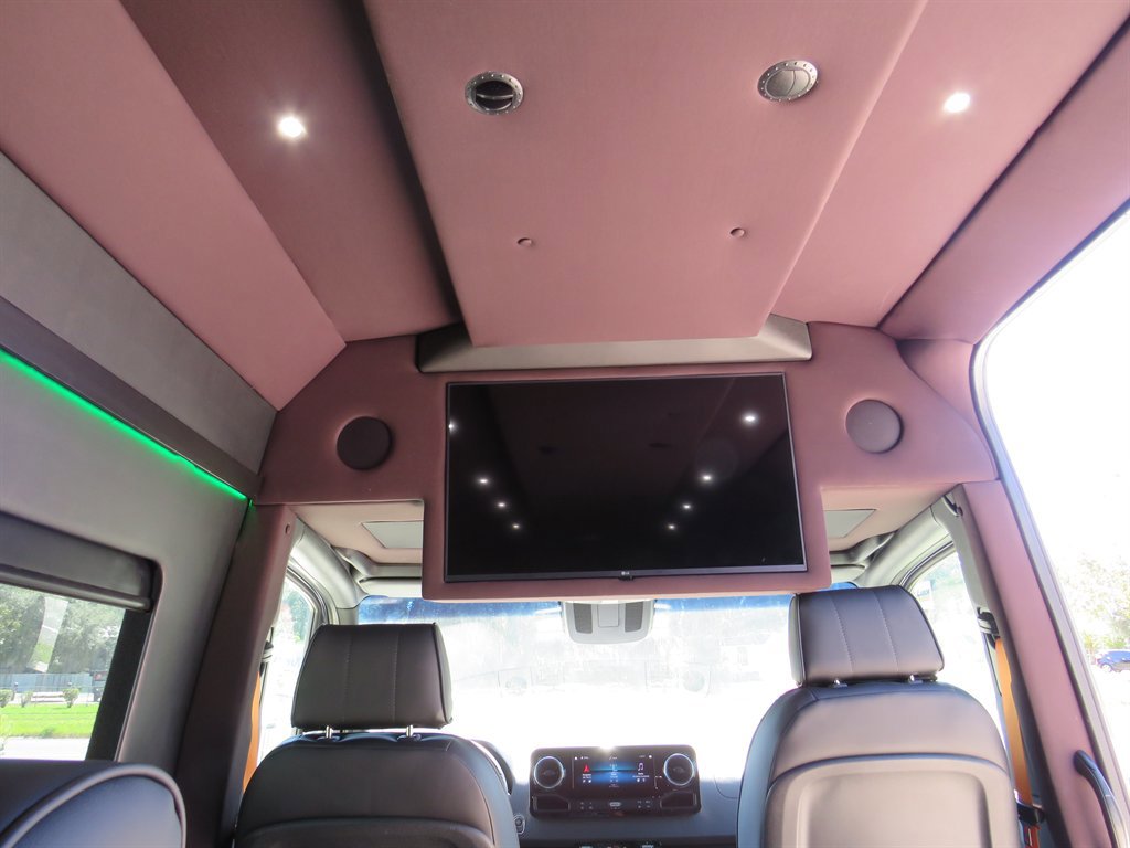 Used 2022 Mercedes-Benz Sprinter 4500 w/ Parking Package image 26