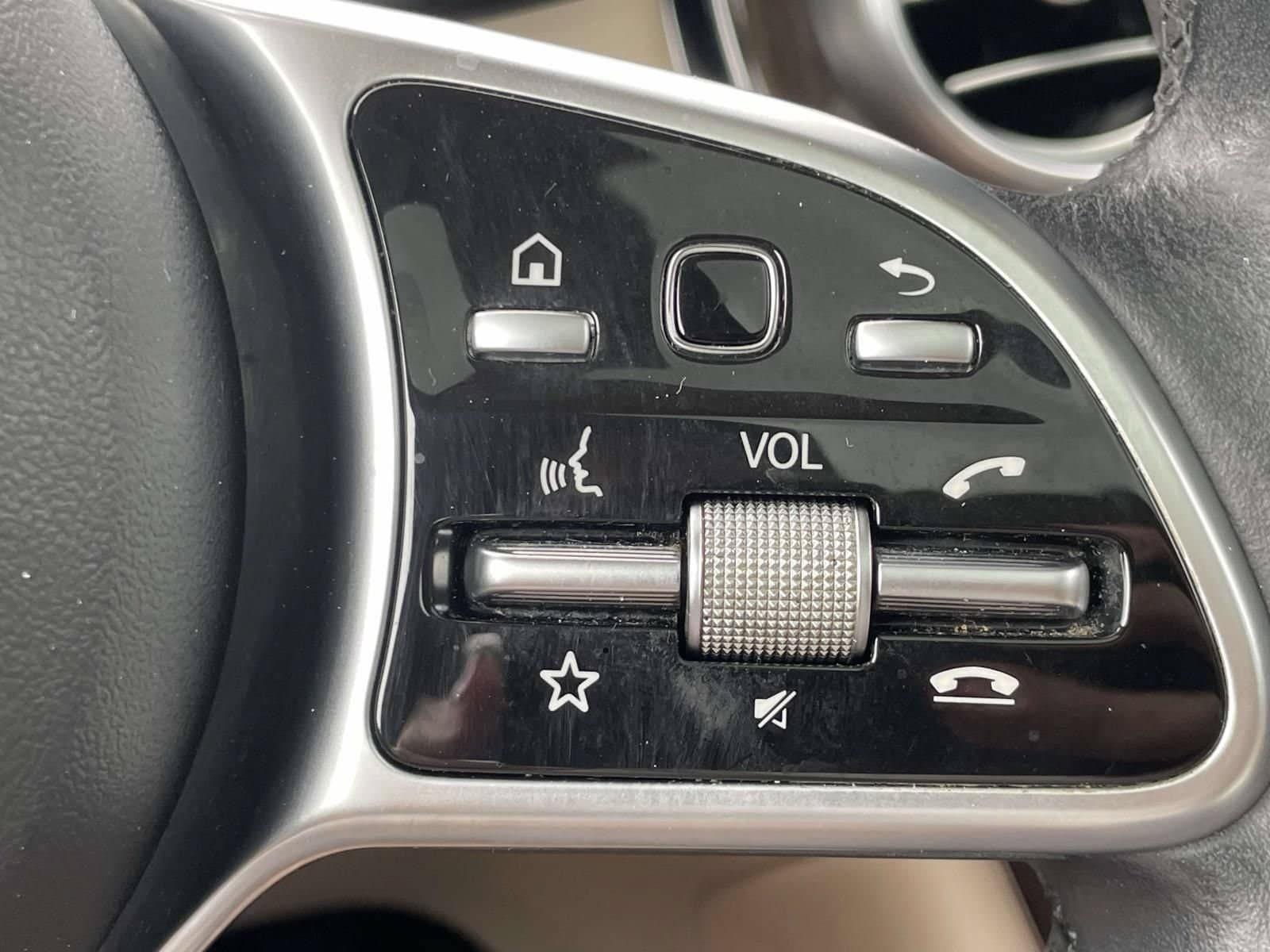 Used 2021 Mercedes-Benz GLC 300 image 23