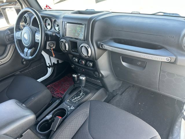 Used 2016 Jeep Wrangler Unlimited Sport w/ Connectivity Group AWD/4WD image 31