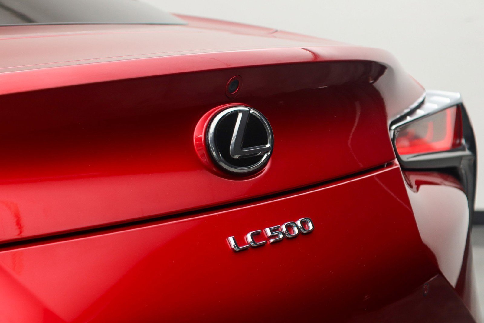 Used 2018 Lexus LC 500 Coupe w/ Performance Package RWD image 15