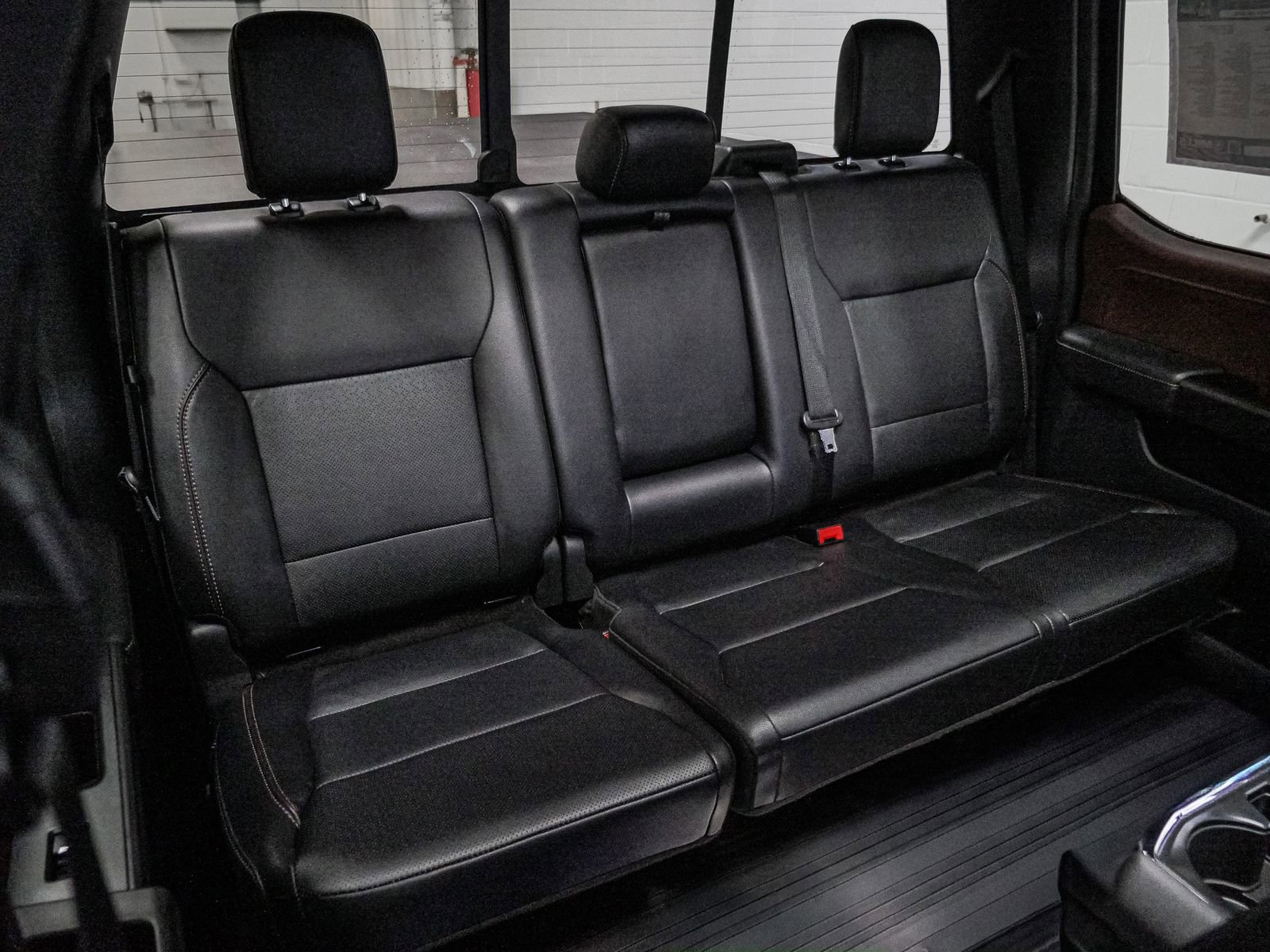 Certified 2023 Ford F150 Lariat w/ Equipment Group 502A High image 24