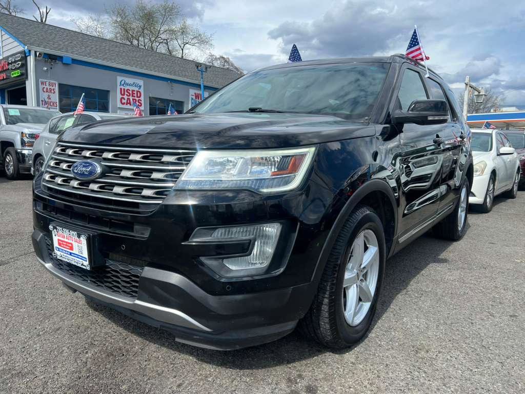 Used 2016 Ford Explorer XLT w/ Equipment Group 202A image 5