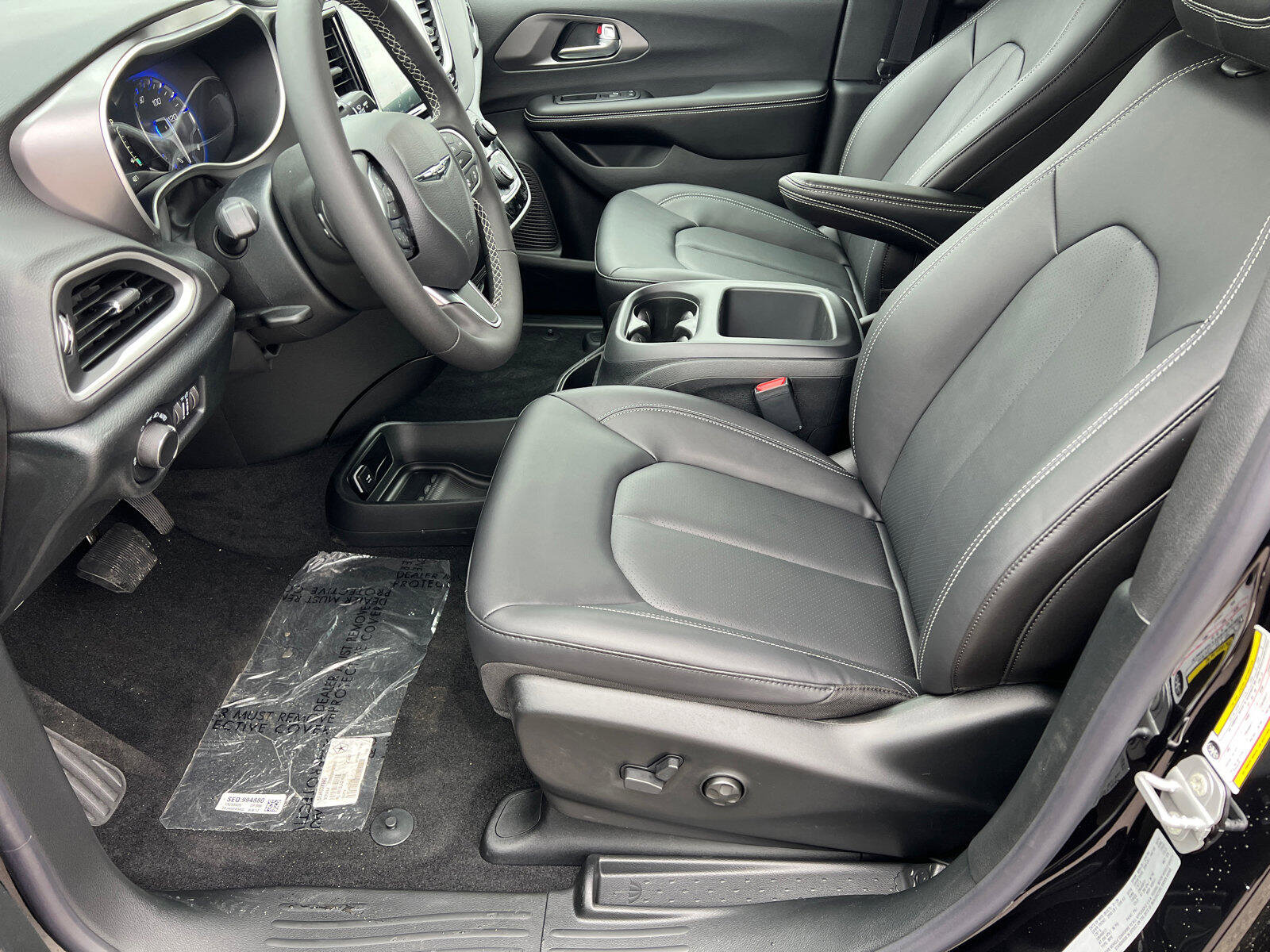 New 2026 Chrysler Voyager LX image 24