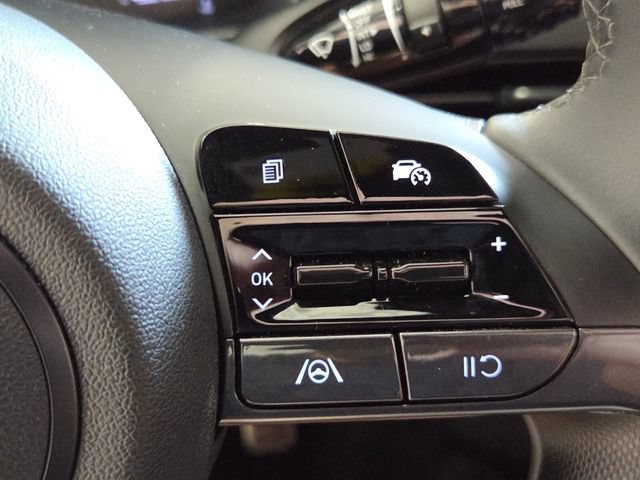 Certified 2025 Hyundai Elantra Sport FWD image 24