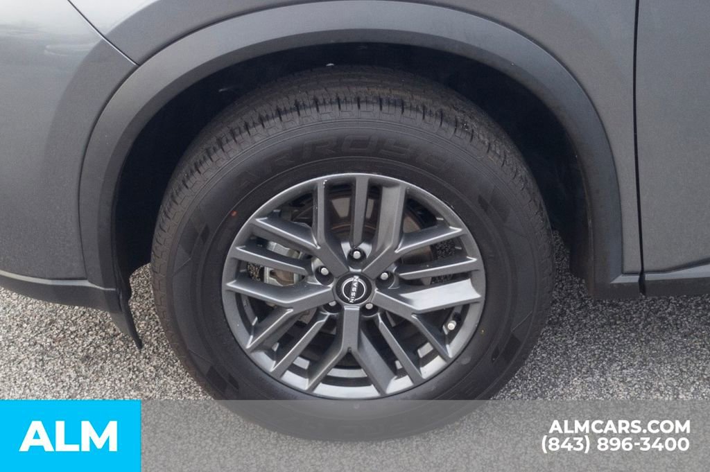 Used 2024 Nissan Rogue S image 13
