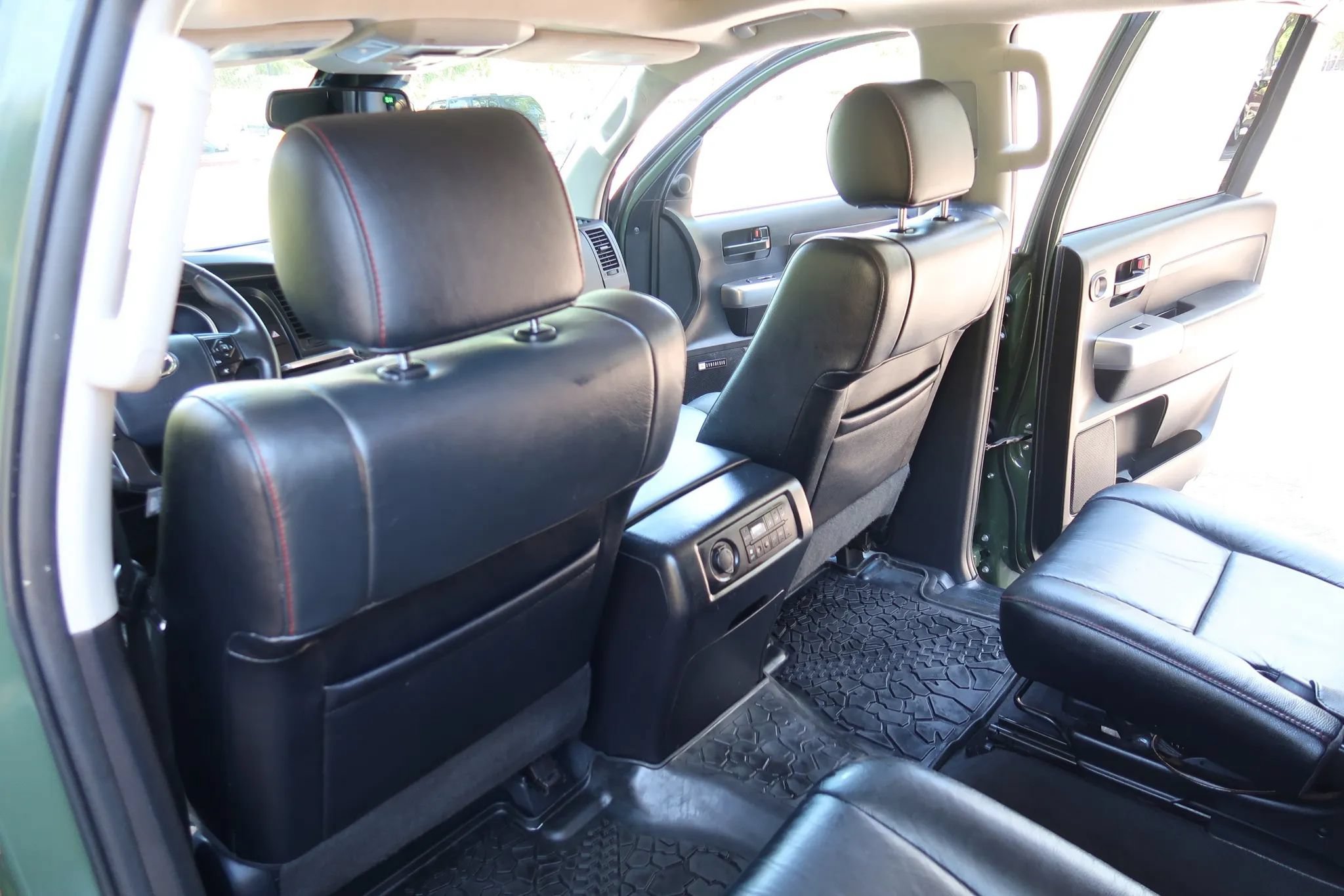 Used 2020 Toyota Sequoia TRD Pro AWD/4WD image 28