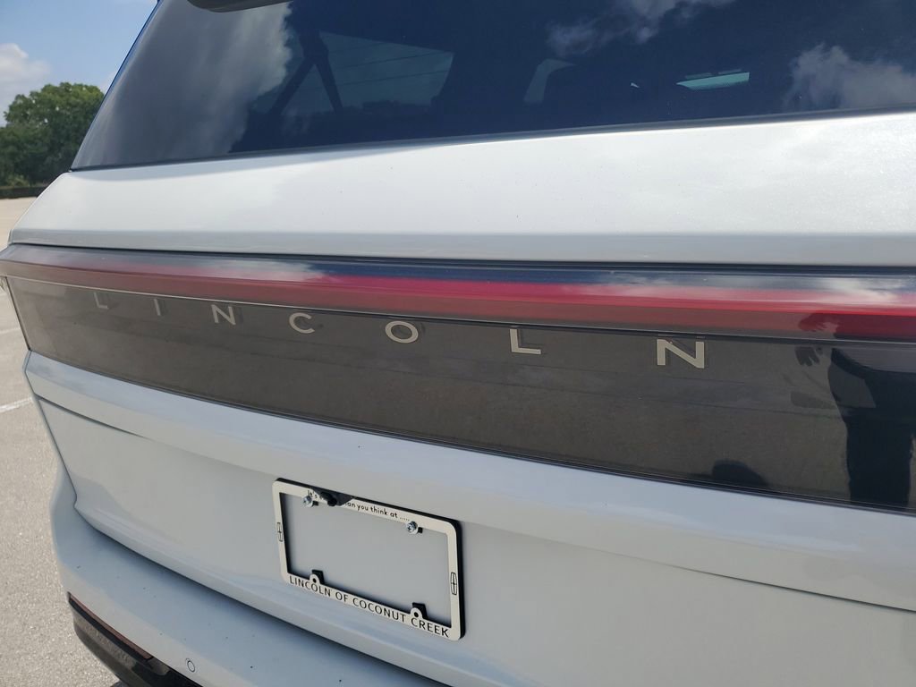 New 2025 Lincoln Navigator L Reserve image 5