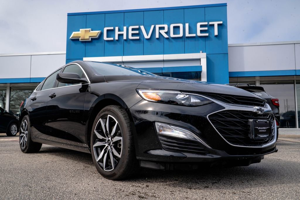 Used 2025 Chevrolet Malibu RS image 1