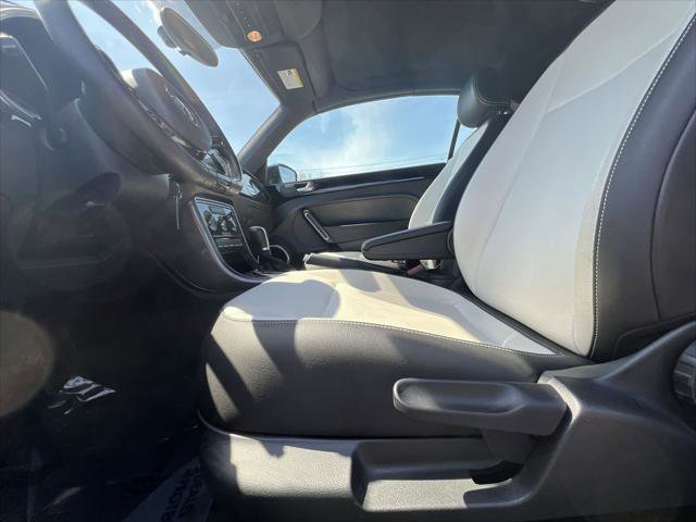 Used 2018 Volkswagen Beetle 2.0T S FWD image 12