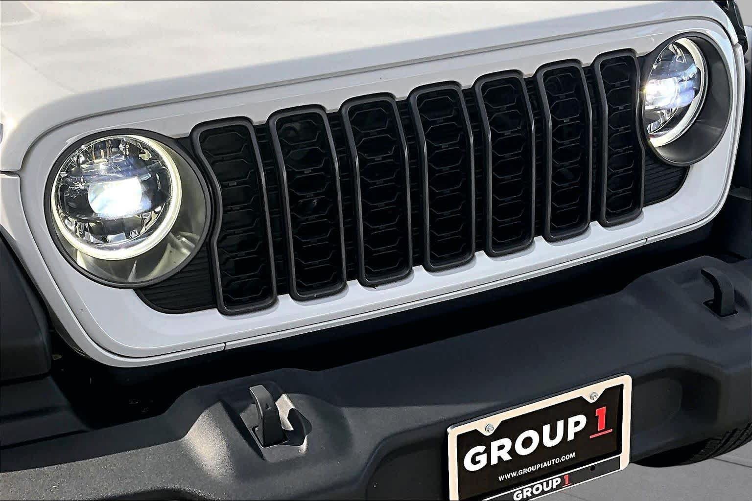 Used 2024 Jeep Wrangler Sport AWD/4WD image 28