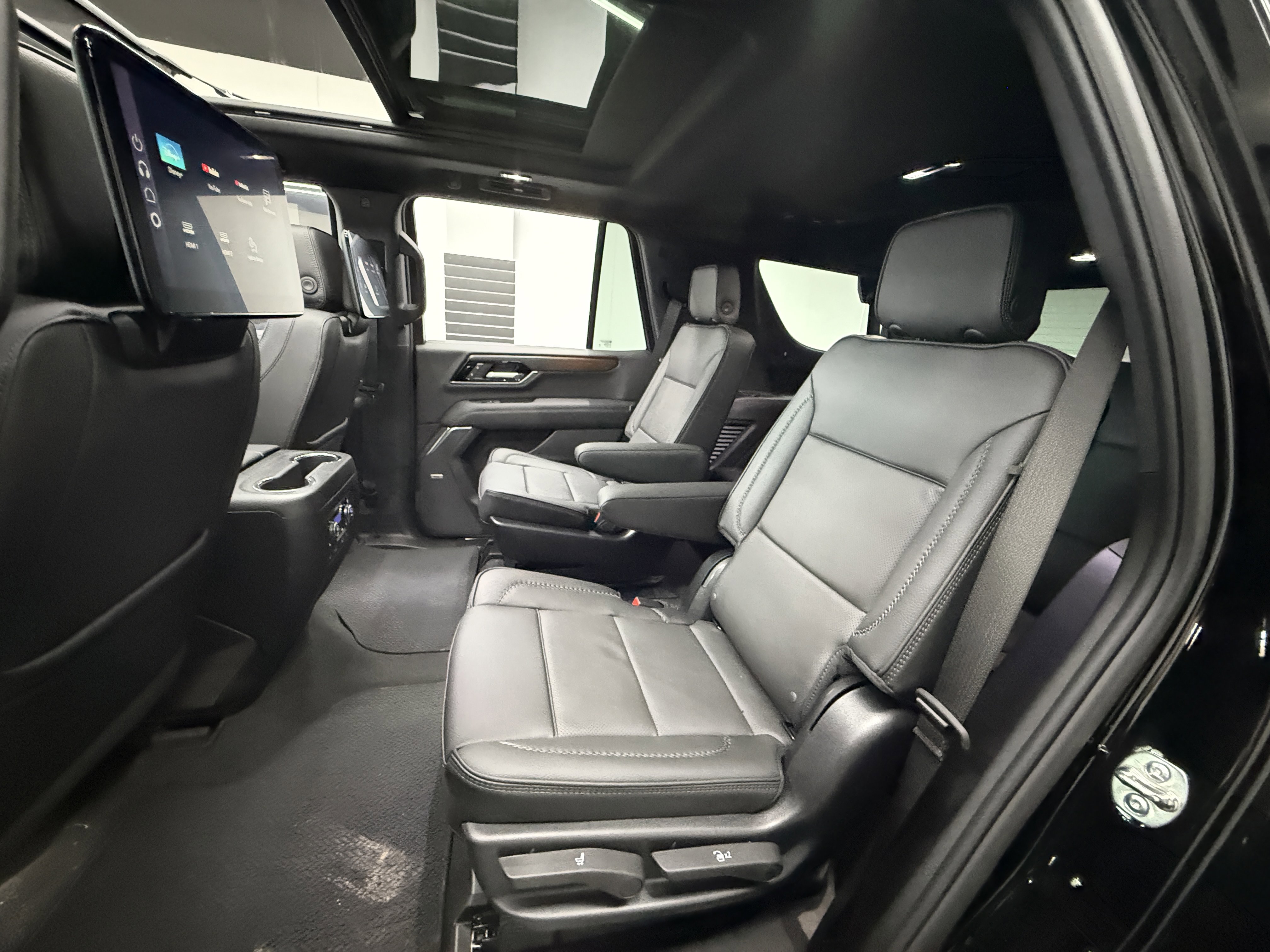 Used 2026 GMC Yukon Denali w/ Denali Reserve Package image 26