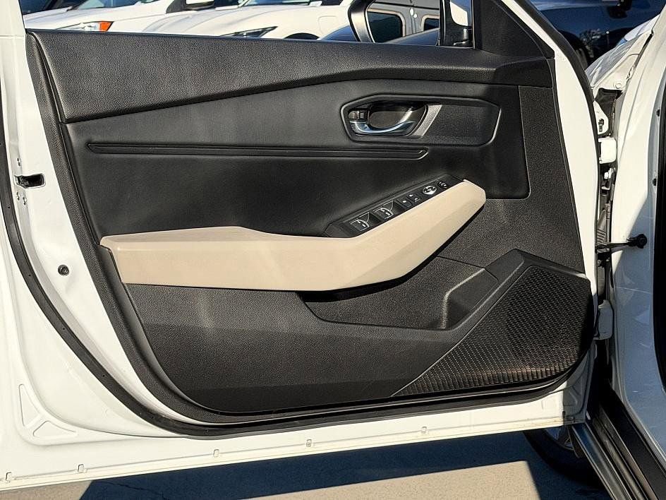 Used 2023 Honda Accord EX image 17