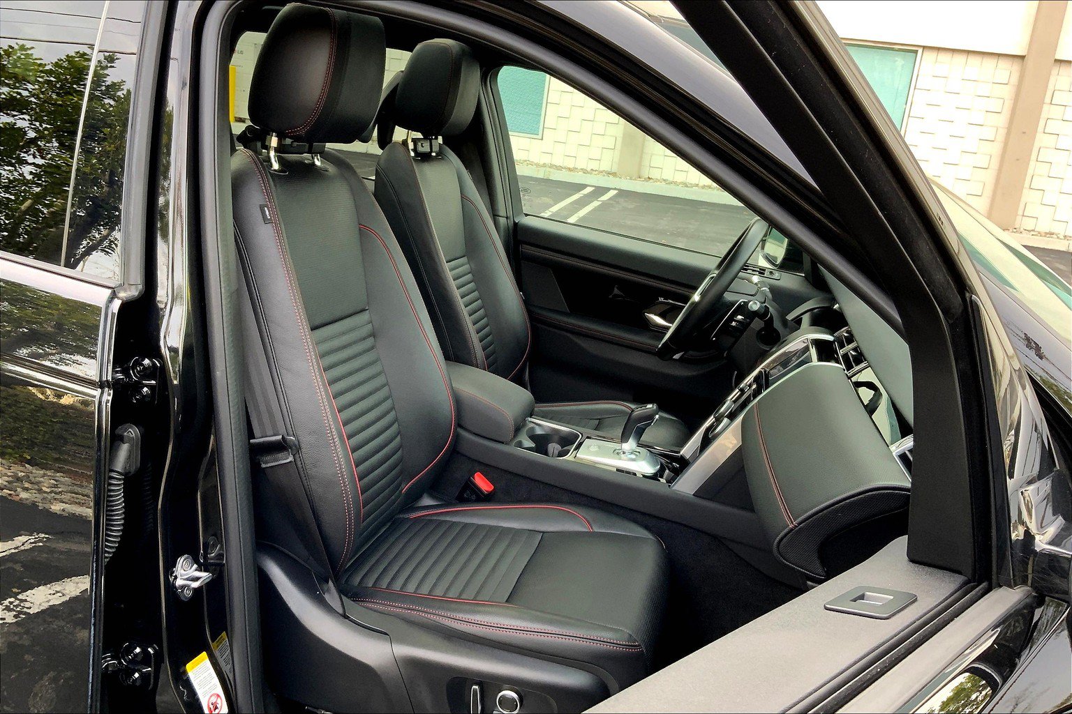 Certified 2022 Land Rover Discovery Sport S R-Dynamic AWD/4WD image 7