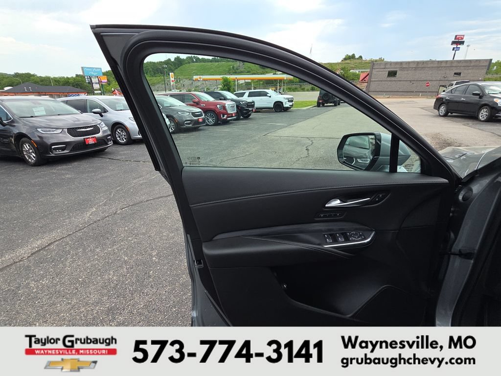 Used 2025 Cadillac XT4 Premium Luxury AWD/4WD image 12