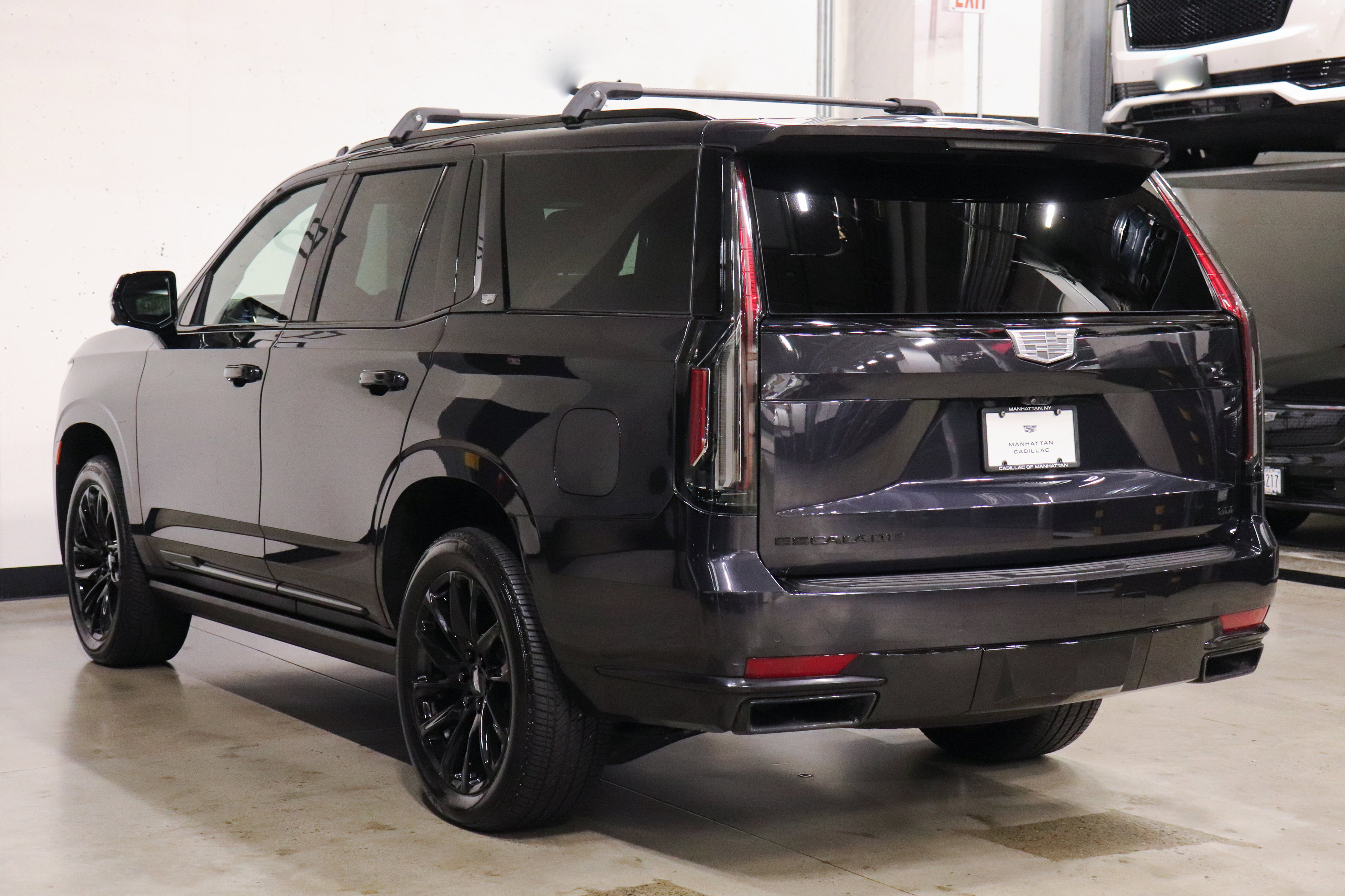 Certified 2023 Cadillac Escalade Sport Platinum w/ LPO, ONYX Package image 3