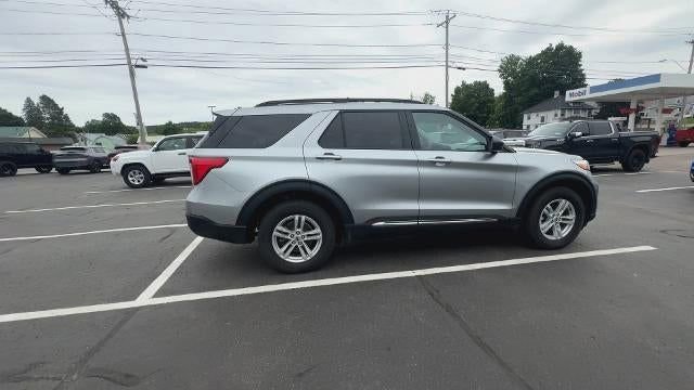 Used 2024 Ford Explorer XLT w/ Equipment Group 202A image 8