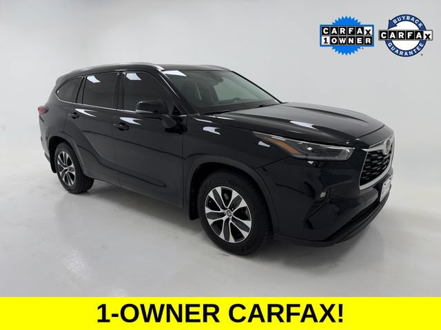 Used 2021 Toyota Highlander XLE FWD video 1