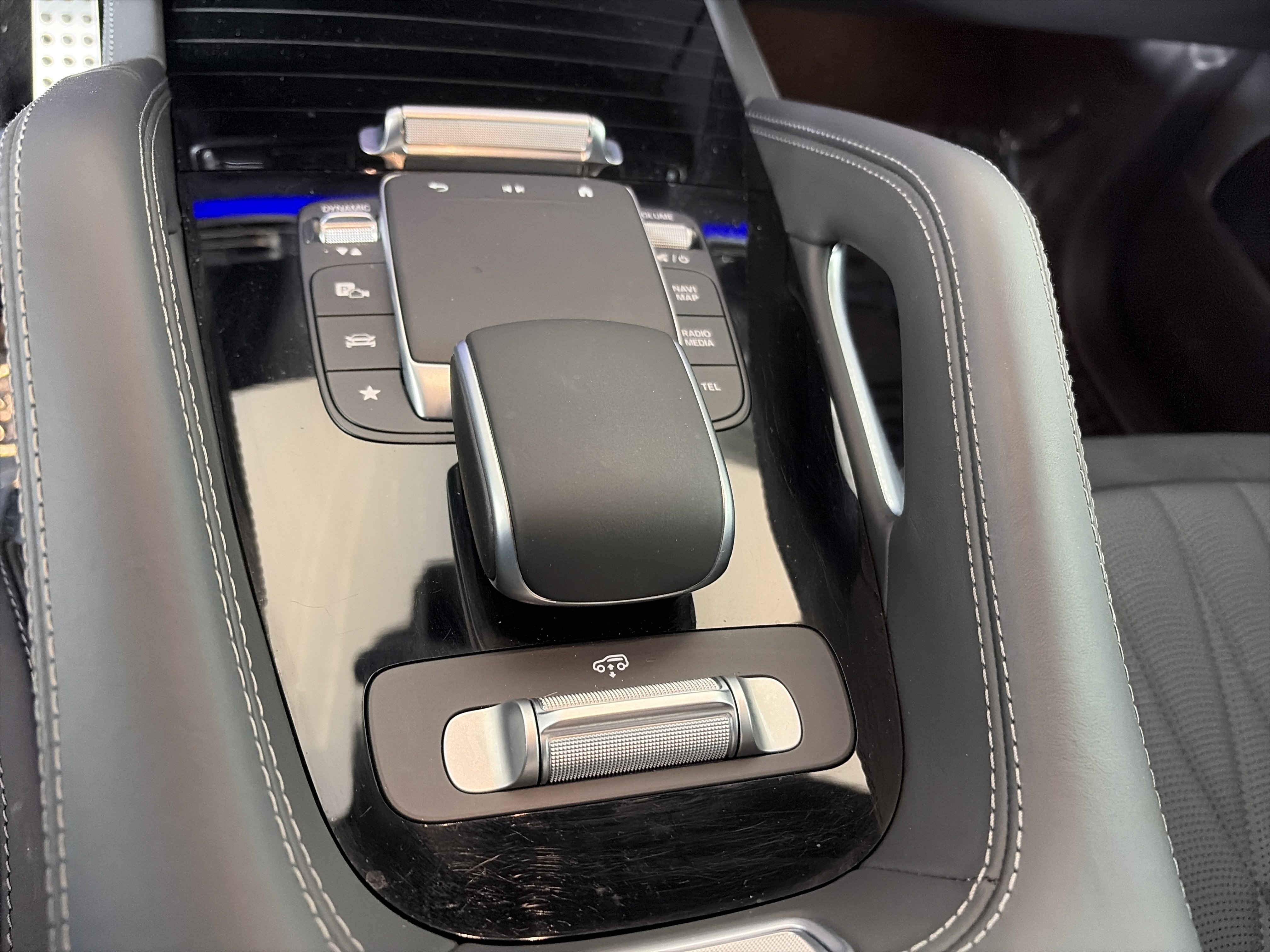 Certified 2024 Mercedes-Benz GLE 53 AMG 4MATIC image 33