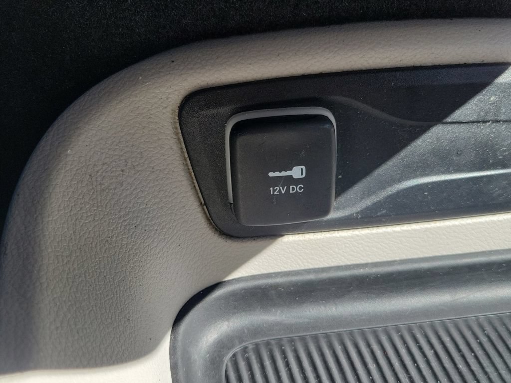 Used 2023 Chrysler Pacifica Touring-L FWD image 36