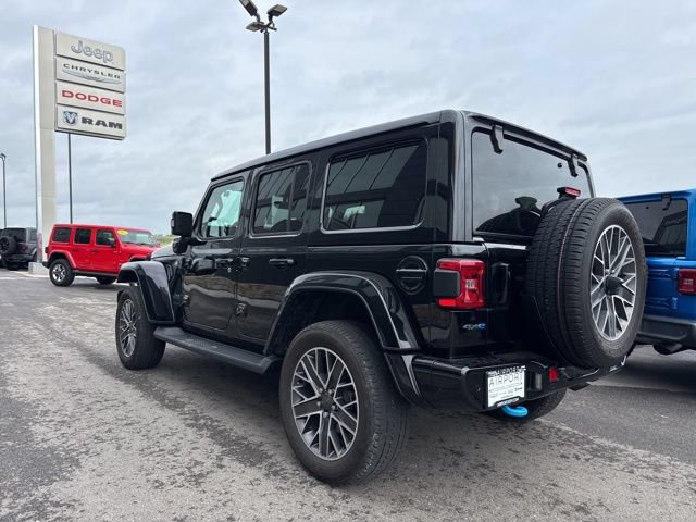 Used 2023 Jeep Wrangler Unlimited Sahara AWD/4WD image 6