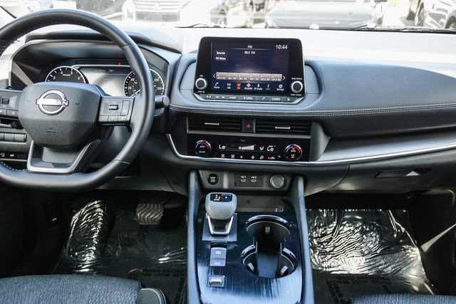Used 2025 Nissan Rogue SV FWD image 14